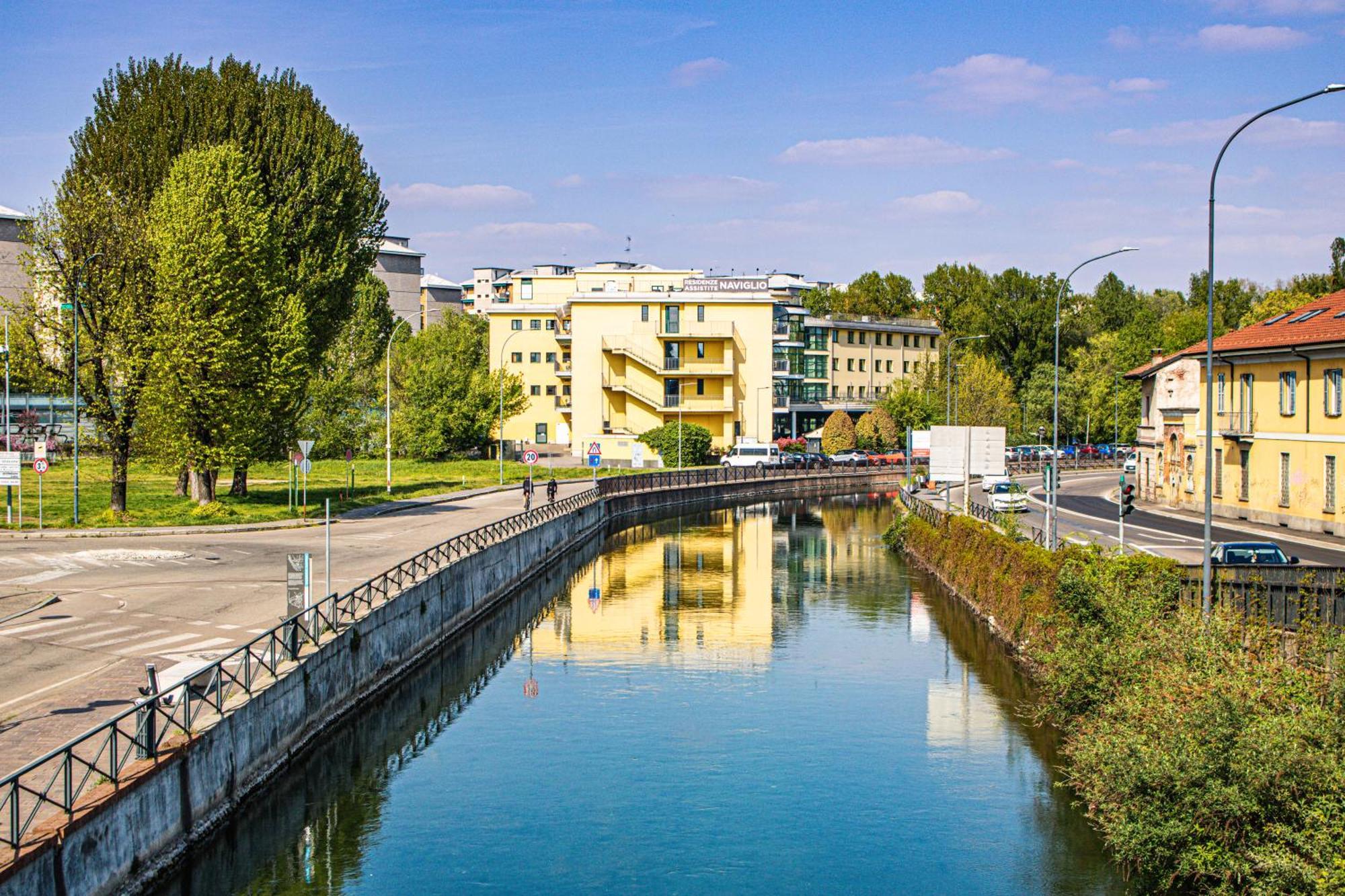 Along The Canal Smart Flat Naviglio - 4 People Corsico Kültér fotó